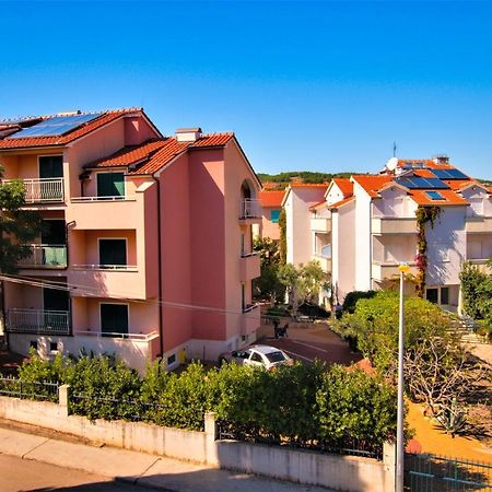 Pansion Hrga Hotell Vodice Eksteriør bilde