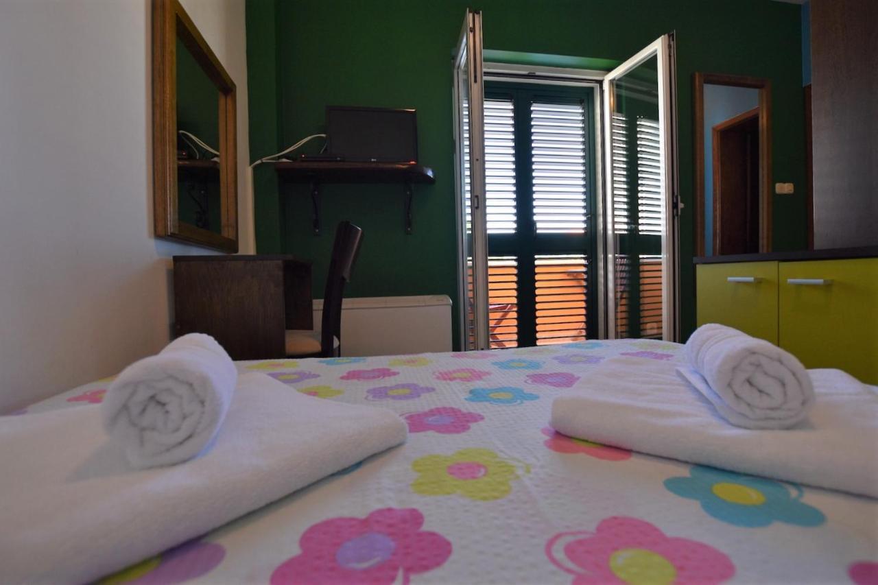 Pansion Hrga Hotell Vodice Eksteriør bilde