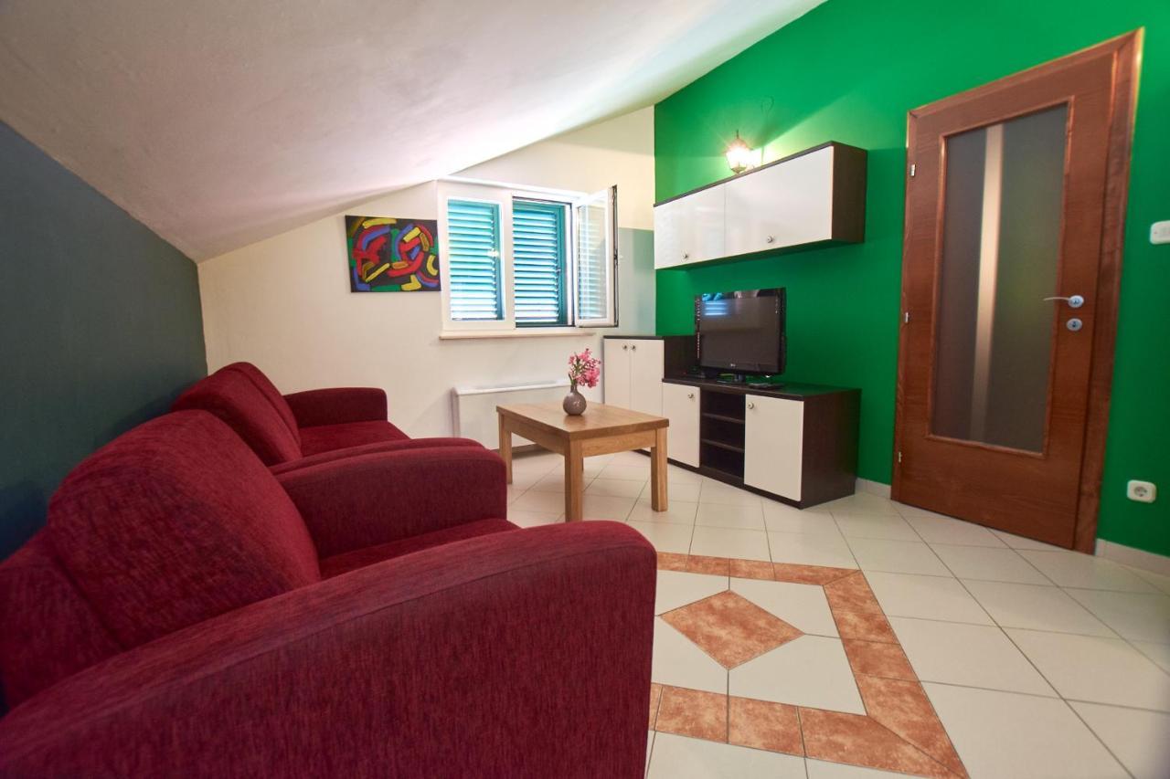 Pansion Hrga Hotell Vodice Eksteriør bilde