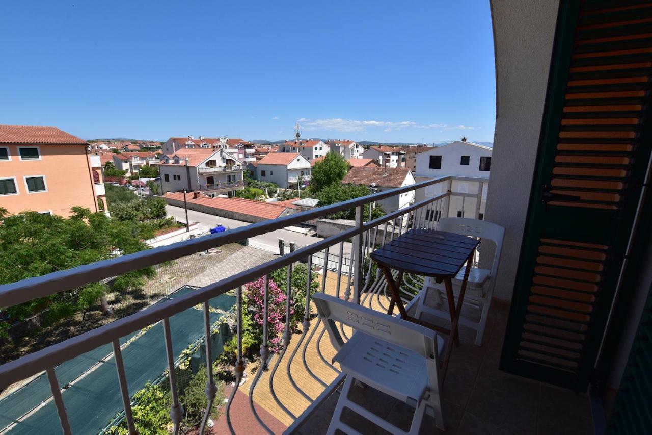Pansion Hrga Hotell Vodice Eksteriør bilde