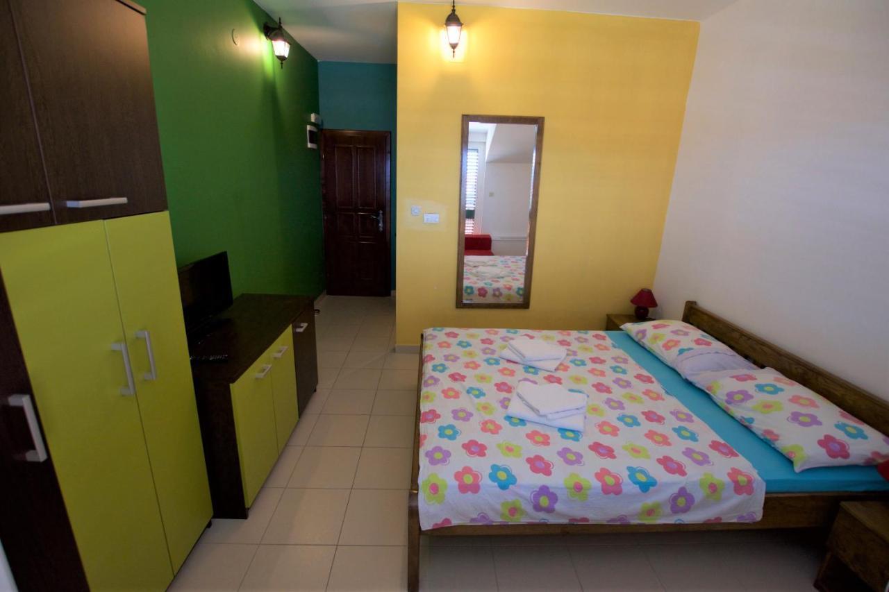 Pansion Hrga Hotell Vodice Eksteriør bilde