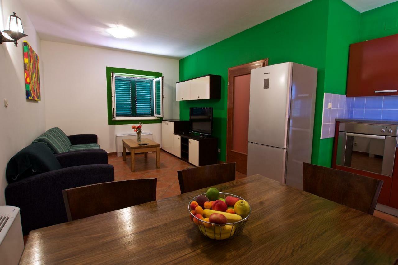Pansion Hrga Hotell Vodice Eksteriør bilde