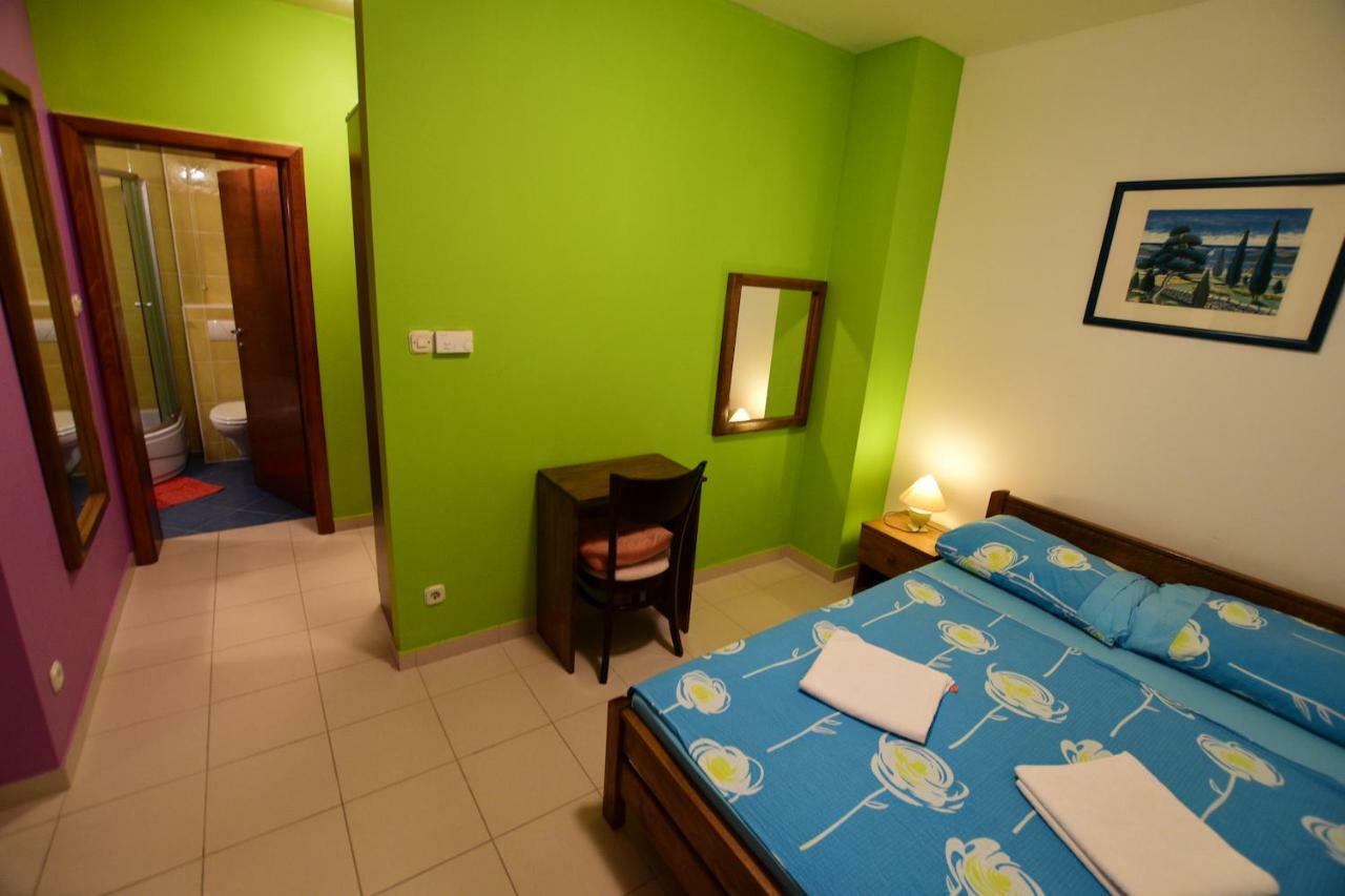Pansion Hrga Hotell Vodice Eksteriør bilde